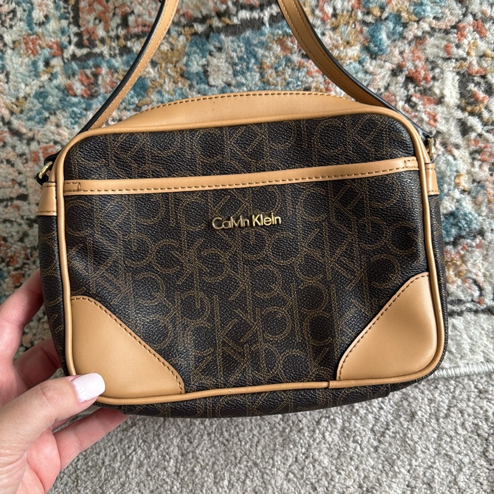 NWOT- Calvin Klein Shoulder Crossbody Bag - Picture 2 of 14